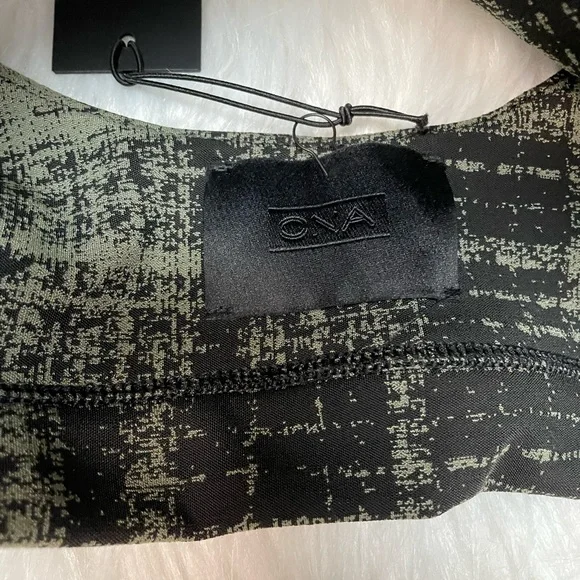 ❗️NWT❗️| ONA | Plaid sports bra and pants set. - Picture 9 of 16